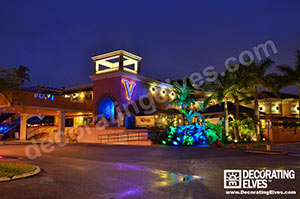 Restaurant-Outdoor-Entry-Feature-Lighting-www.decoratingelves.com