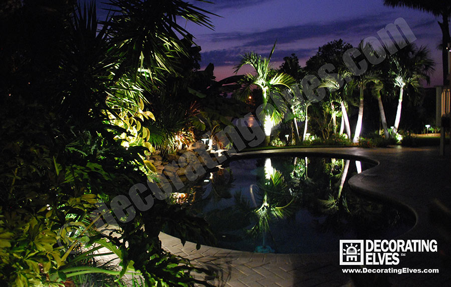 LED-Accent-Lighting-Mirrorred-in-Pool-www.decoratingelves.com